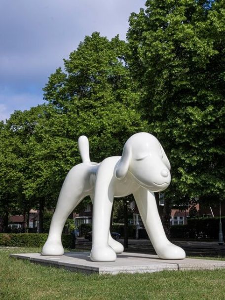 Art Zuid is held every two years on Apollolaan itself: the premier open-air sculpture biennial, featuring 5 km of artworks that can be viewed free of charge.