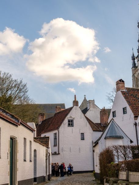 The Begijnhof in the city – a walled residential quarter dating from the Middle Ages where Beguines once lived – is a UNESCO World Heritage Site.