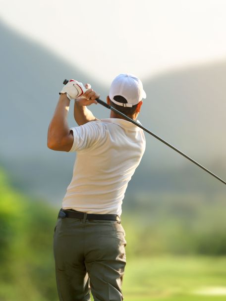 Golfen kan op de prachtige en uitdagende ’t Zelle of de Lochemse.