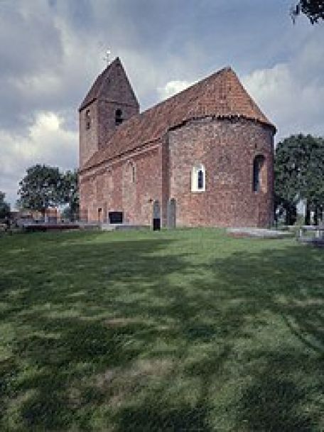Een open landschap, afgewisseld met dorpjes met vaak 11e-eeuwse kerkjes en beroemde orgels, karakteriseren je omgeving.