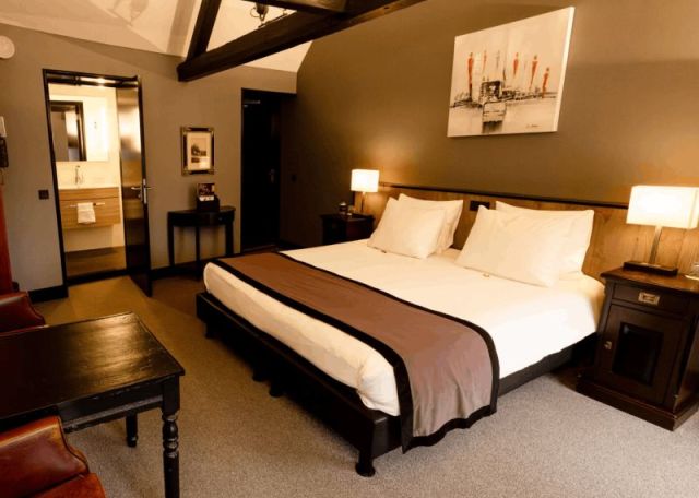 Deluxe Suite
