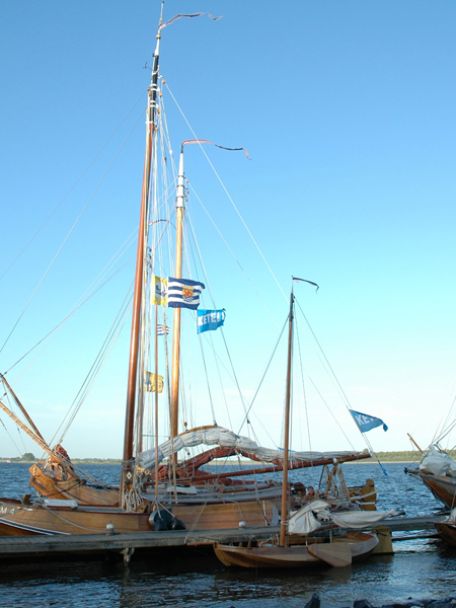 Je bent zo in het schilderachtige Veere of op het strand bij Domburg/Vlissingen. Vooral Veere wordt vaak genoemd als een van de mooiste plekken van Zeeland.
