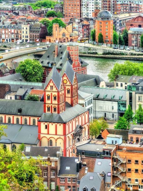Liège is the ‘Fiery City’ on the Meuse, combining historic splendour with modern architecture. It is famous for its rich culture and local delicacies.