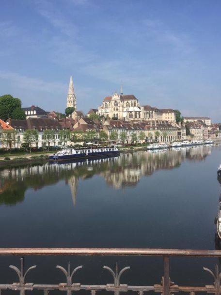 Auxerre is geen must-see wereldstad maar wel prettig, compact, typisch Bourgondisch en misschien wel een minder toeristisch Dijon of Beaune.