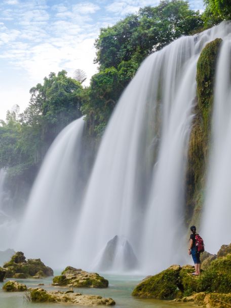 One of the most beautiful outdoor activities in the area is the series of impressive waterfalls at Gimel-les-Cascades.