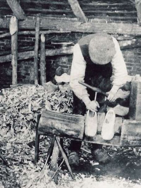 In het Openluchtmuseum in Lievelde ga je terug naar het Achterhoekse boerenleven van vroeger. Compleet met authentieke boerderijen, een wind- en een zaagmolen.