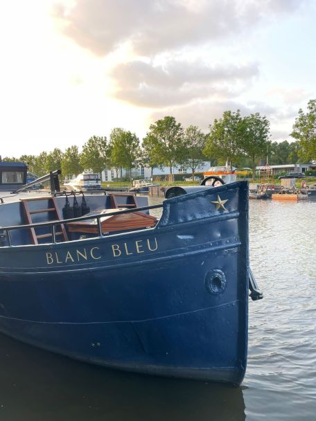 Elburg is one of the best-preserved fortified towns in the Netherlands. Small, charming, delightfully compact, with medieval streets, an old harbour and a history linked to the Hanseatic League.