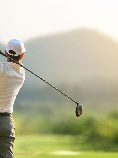 De Verwaeyde Sandbergen Golf Club in Nunspeet has 27 holes and is renowned for its wooded landscape, sand drifts and undulating fairways.