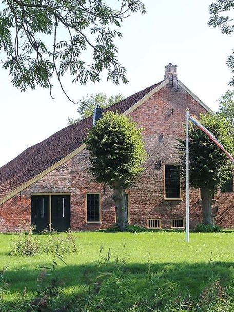 De Groninger borgenroute – langs statige Groningse landhuizen - is een van de mooiste manieren om Groningen buiten de stad te ontdekken.
