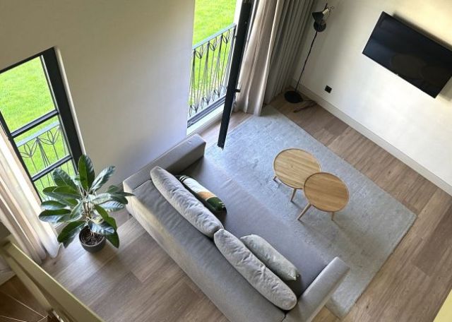 Junior suite split level
