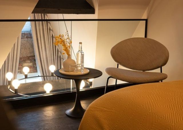 Deluxe Studio
