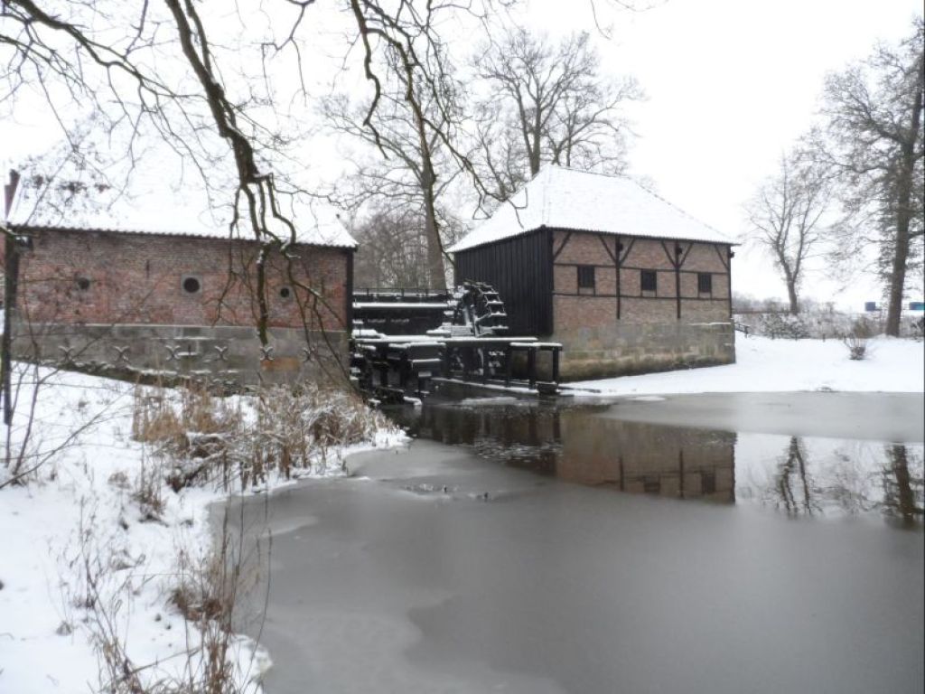 0423296c8b0f56fb823605d3fc697aa876cb5f0e50d3098efce8adbe39b1576a.jpg