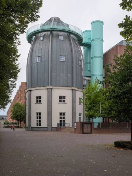 Nog een must - al is het maar om het gebouw. Het Bonefantenmuseum.