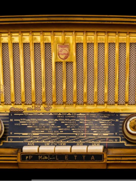 Het Nederlands Instituut voor Beeld & Geluid is een interactief museum over – hoe het ook anders? - radio, tv en media.