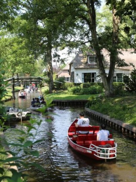 You’ll find even more water, water sports and (water) birds in Giethoorn and Weerribben-Wieden National Park.